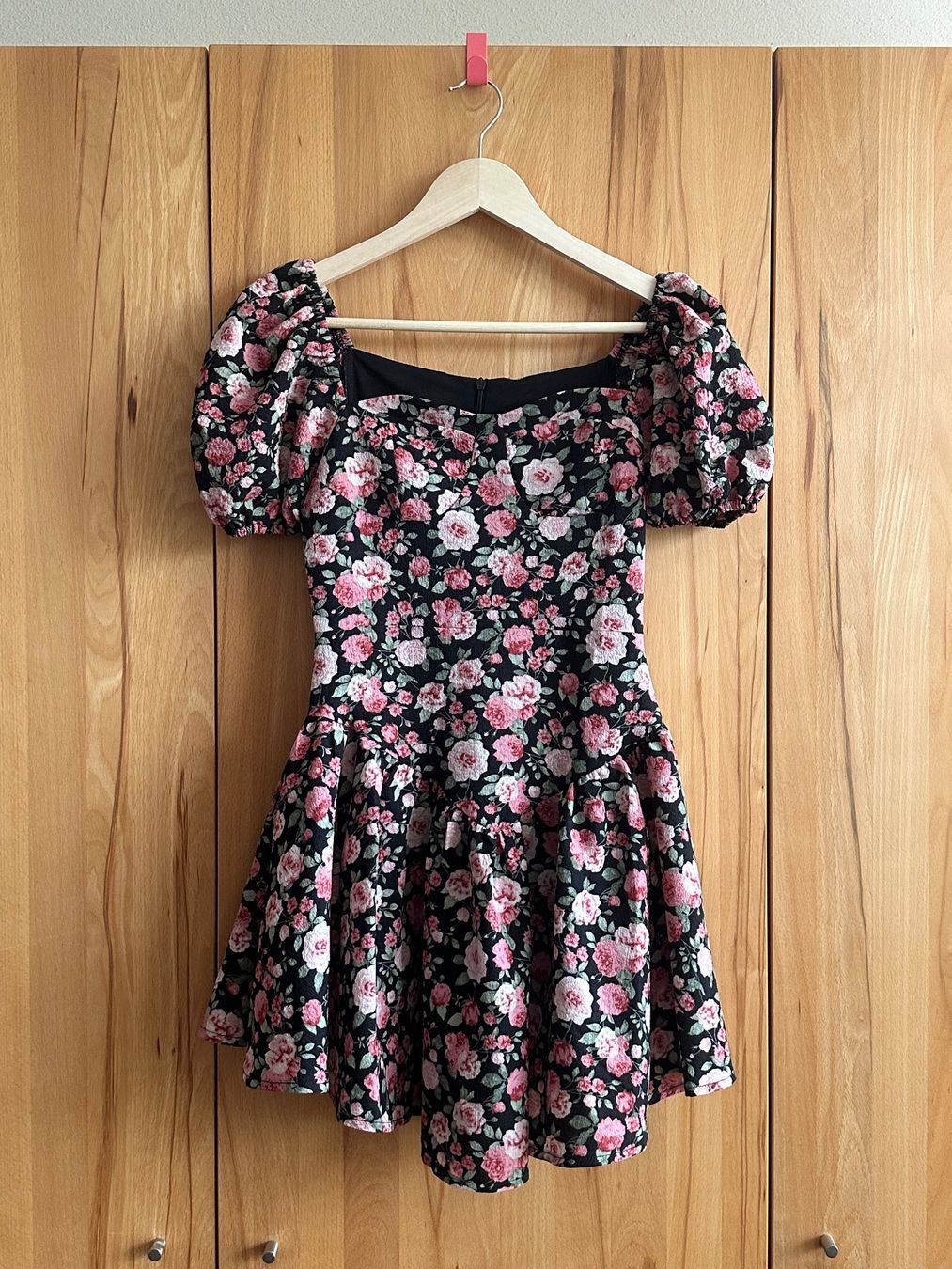 Vestiti: Sommerliches Blumenkleid mit Puffärmel, Gr. S – Usato da Schlieren venduto da car_2bwb