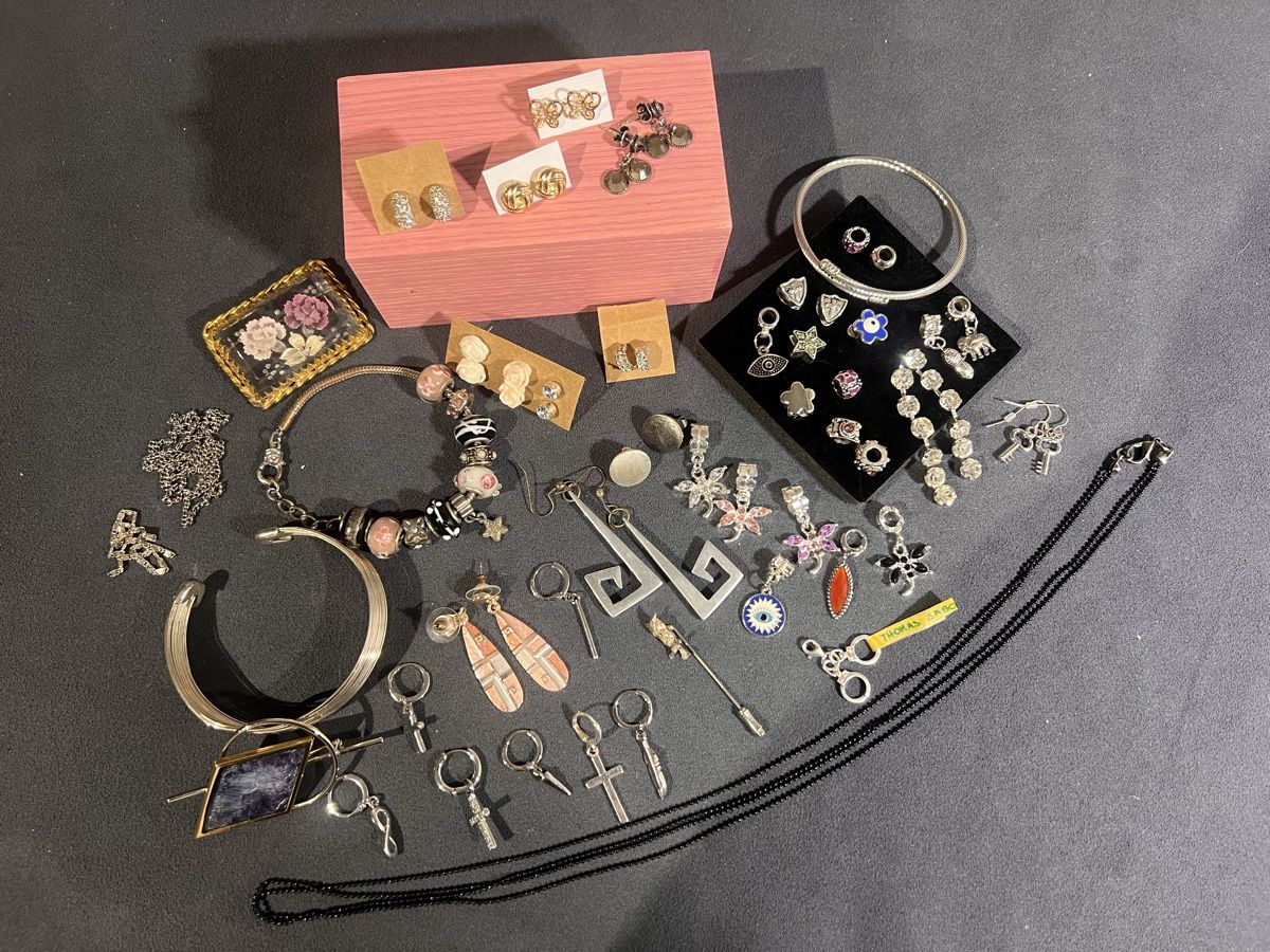 Altri gioielli: Lot de bijoux  – Usato da St-Pierre-Clages venduto da ste_xk6p