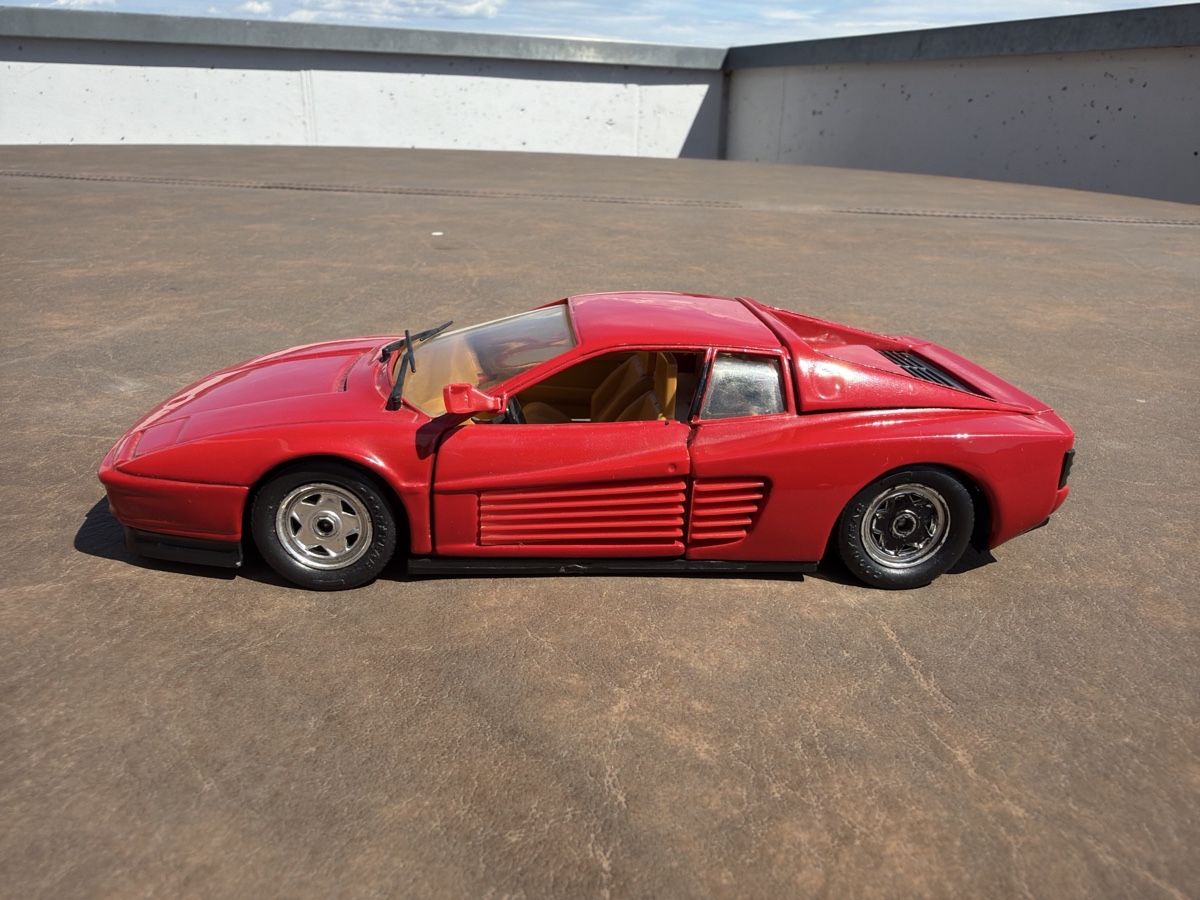 Revell Voitures modèles: Ferrari Testarossa - 1/24 - Revell – D'occasion à Wolfwil par Rolex1 1