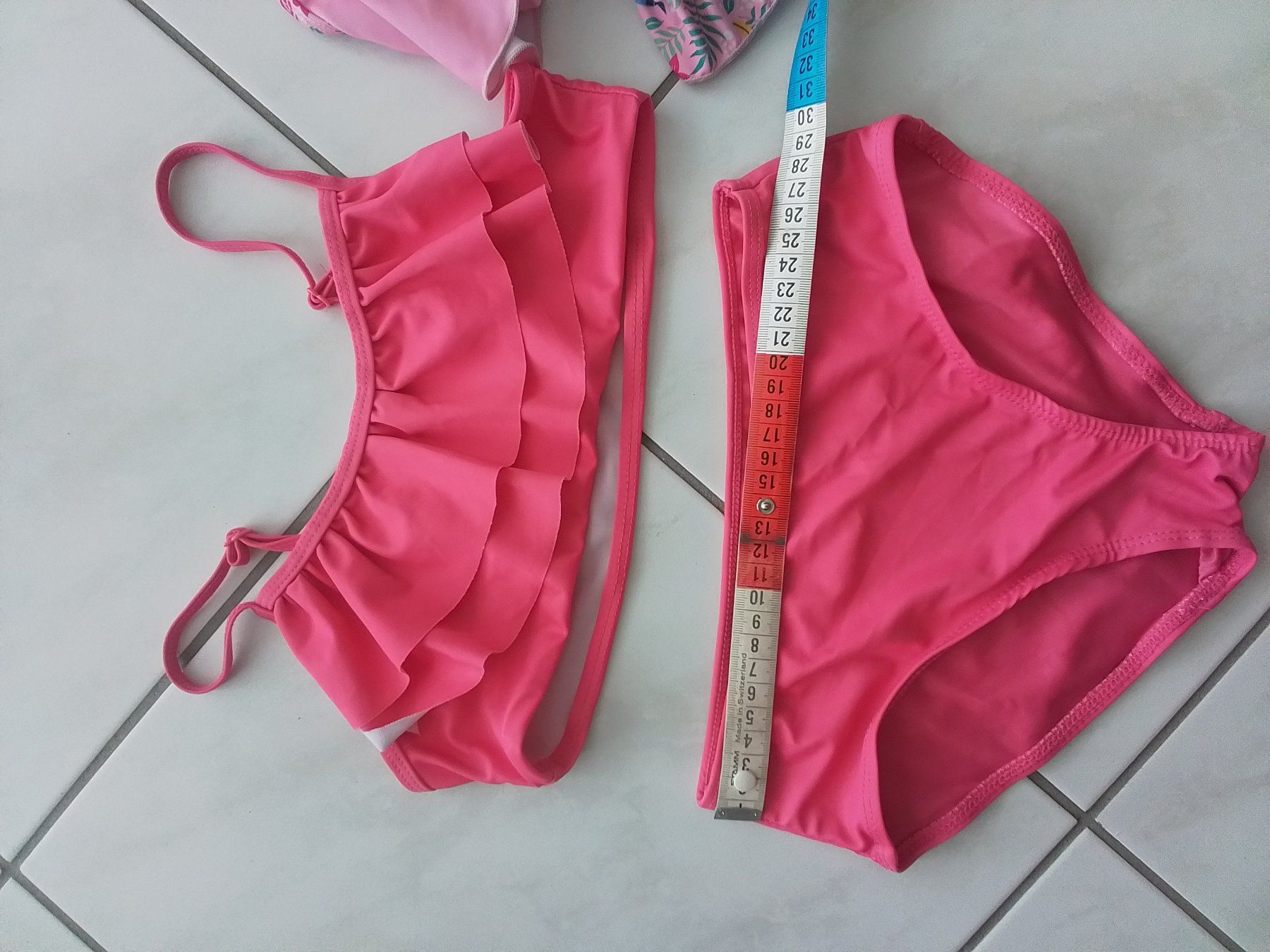 Maillots de bain: 1× Badeanzug  Bikini Set Kinder Grösse 122/128 – D'occasion à Heimberg par sunny1970 1