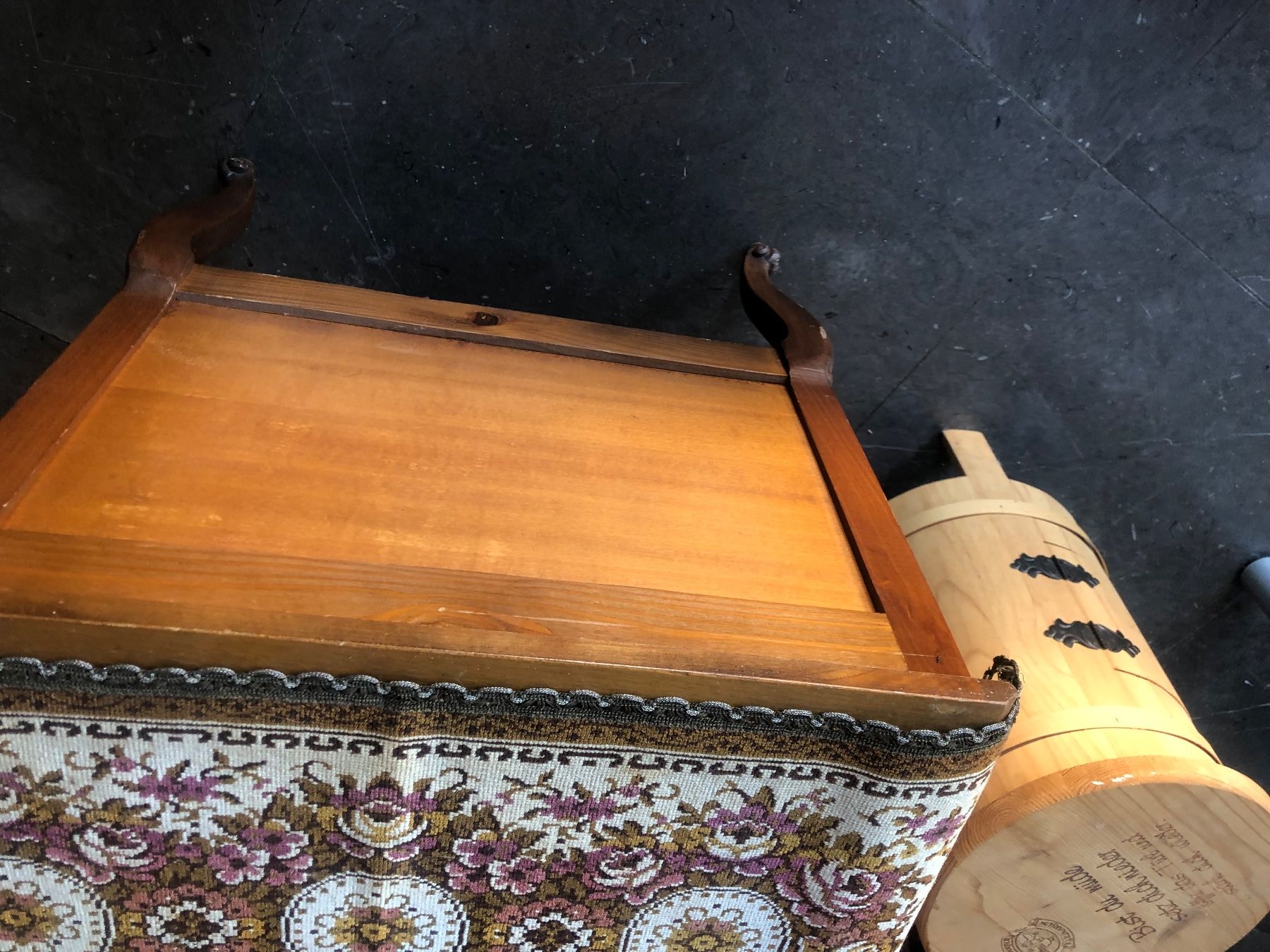 Cassettiere: Alte kl. Komode Nachttischchen – Usato da Rothrist venduto da bambus18 9
