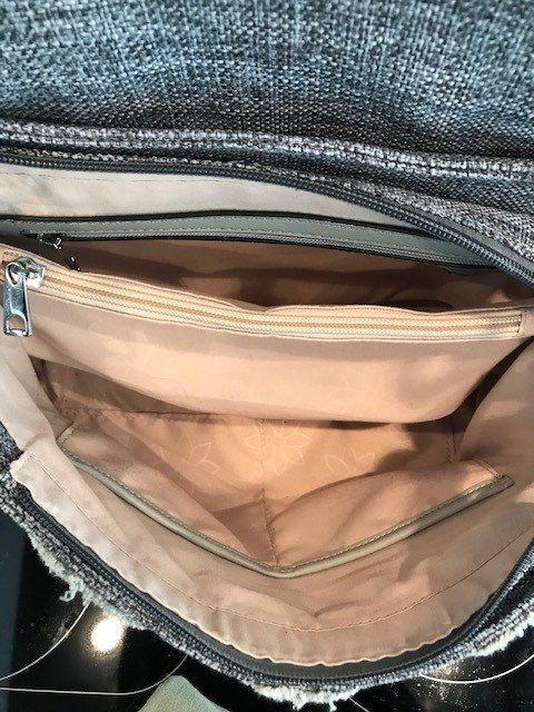 Borse da donna: Tasche grau – Usato da Kilchberg venduto da boudoir076 4