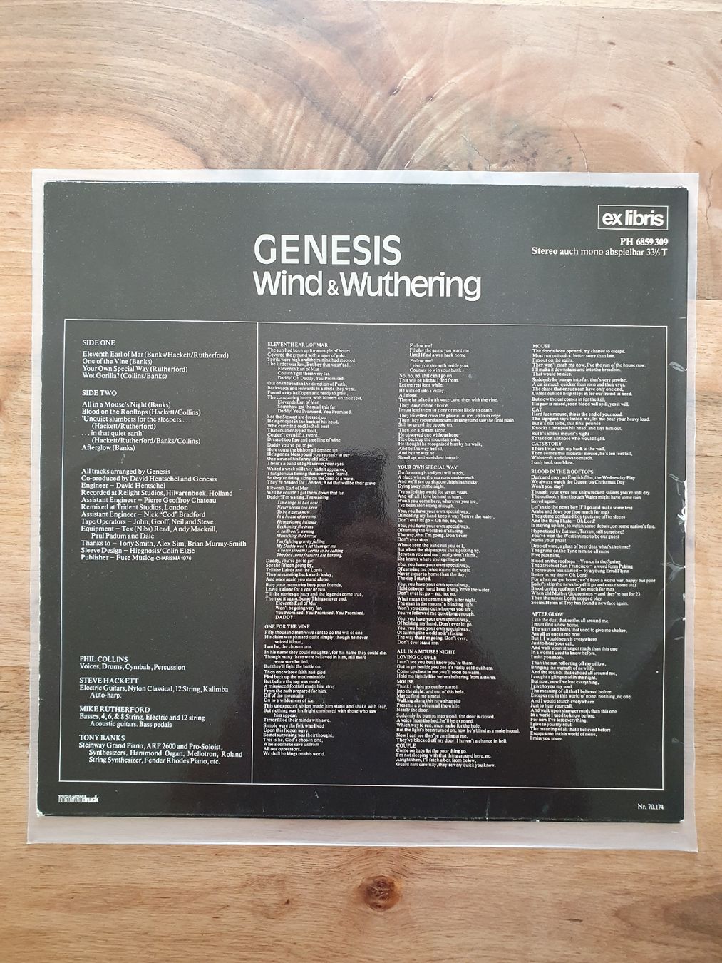 Dischi in vinile: Genesis Wind & Wuthering Vinyl LP Album – Usato da Sirnach venduto da dimitri1963 1