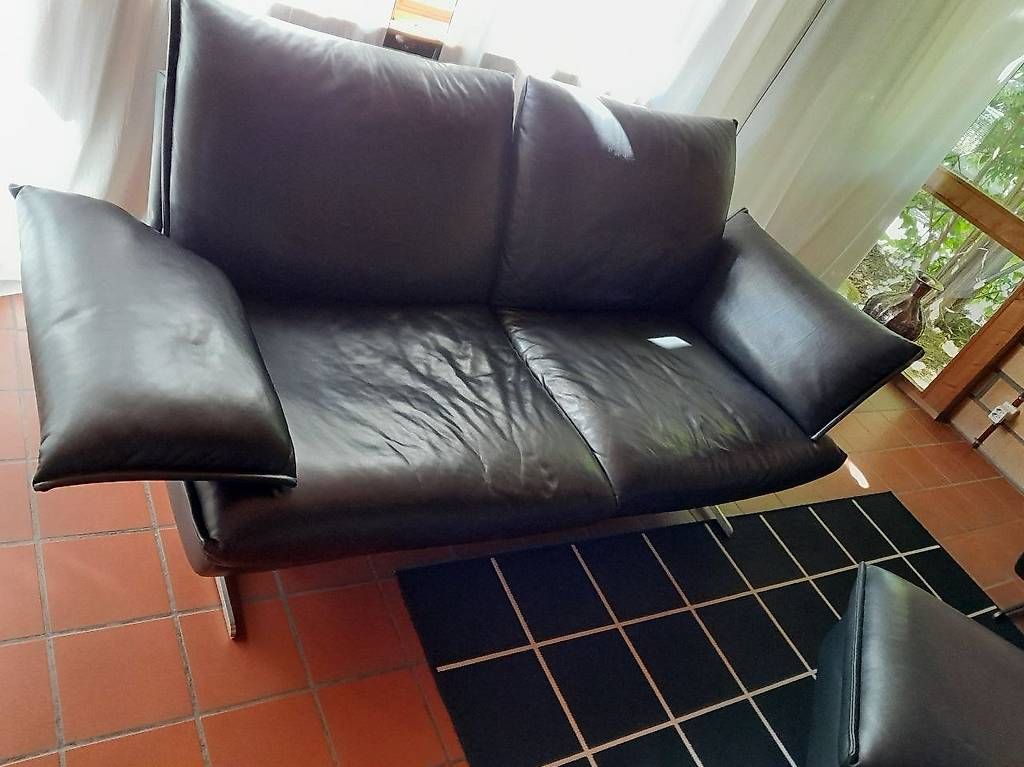 Divani: Leder Sofa inkl. Hocker – Usato da Lupfig venduto da soleluna86 1