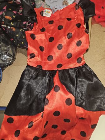 Mädchen Kostüm schwarz/rot Gr. 86/92 inkl. Maske ab 1.- Fr