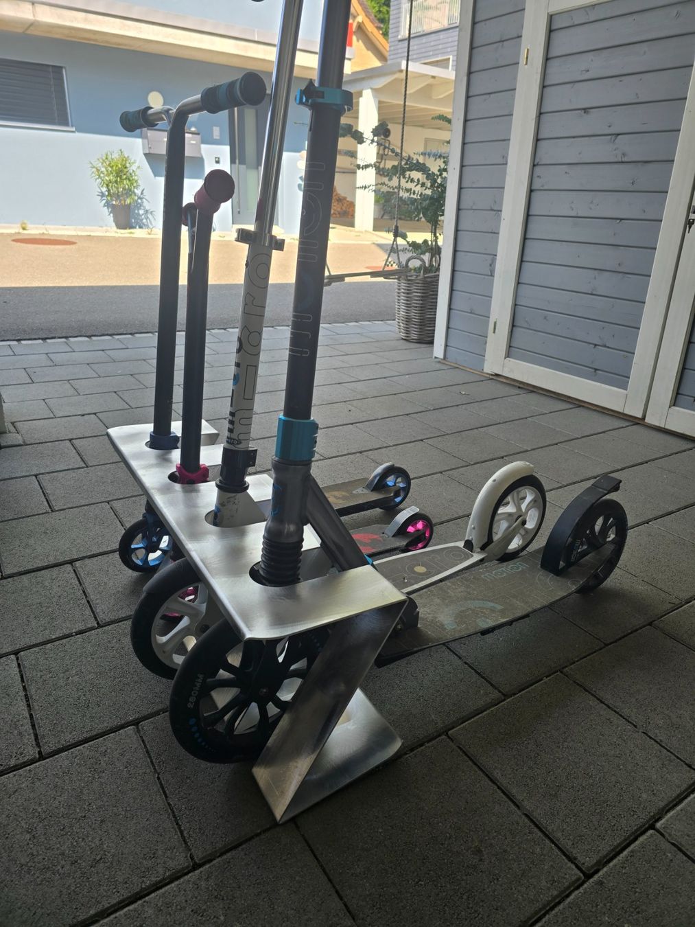 Altro in Decorazioni & Accessori: 4 er Kickboardständer Kicki Trotti Scooter Ständer – Nuovo e nell'imballaggio originale da Alpnachstad venduto da Vintage-girl 3
