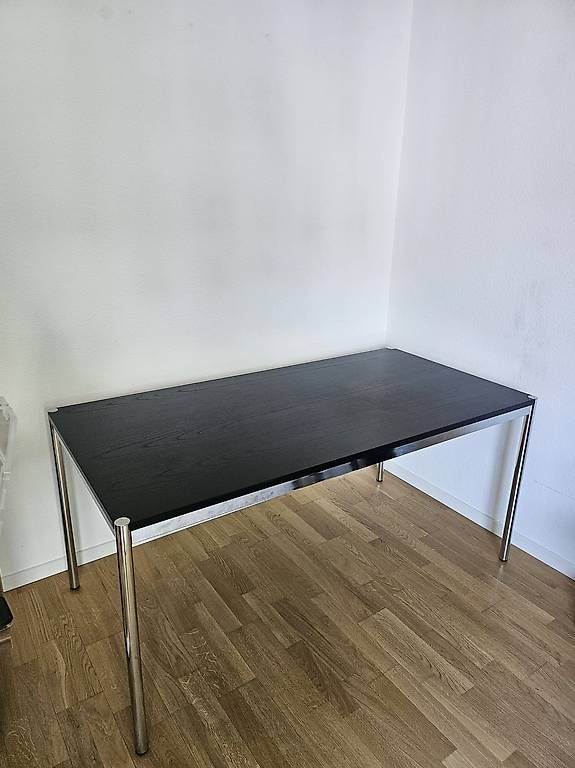 Scrivanie: USM Haller Tisch 160x80 cm schwarz – Usato da Buchs SG venduto da corapre