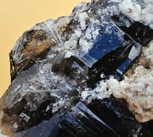Mineralien : Aquamarin, Rutil, Magnetit, Rutil