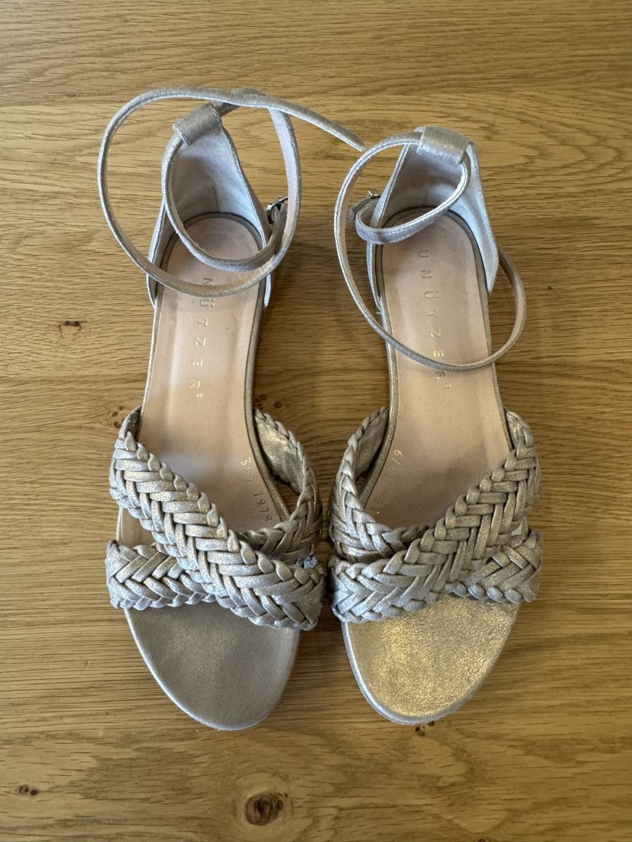 Scarpe da donna: UNNÜTZER Sandalen – Usato da Knonau venduto da geb_zc7b