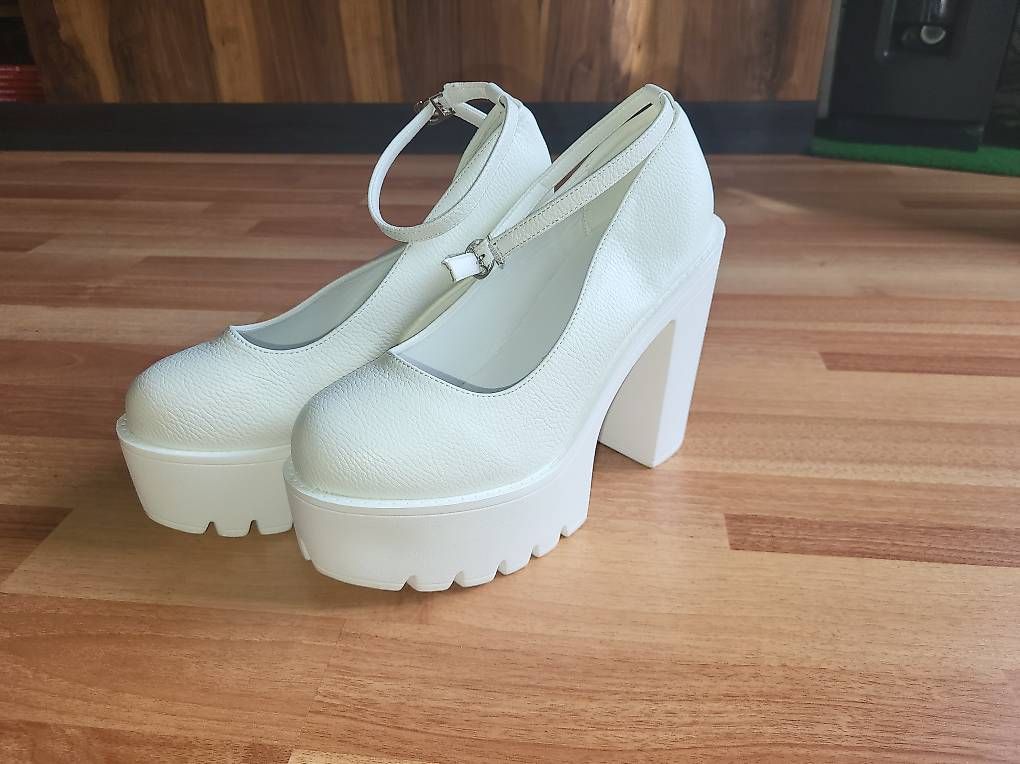 Scarpe da donna: High Heels neuwertig Grösse 42 – Usato da Pfungen venduto da meierda89 1