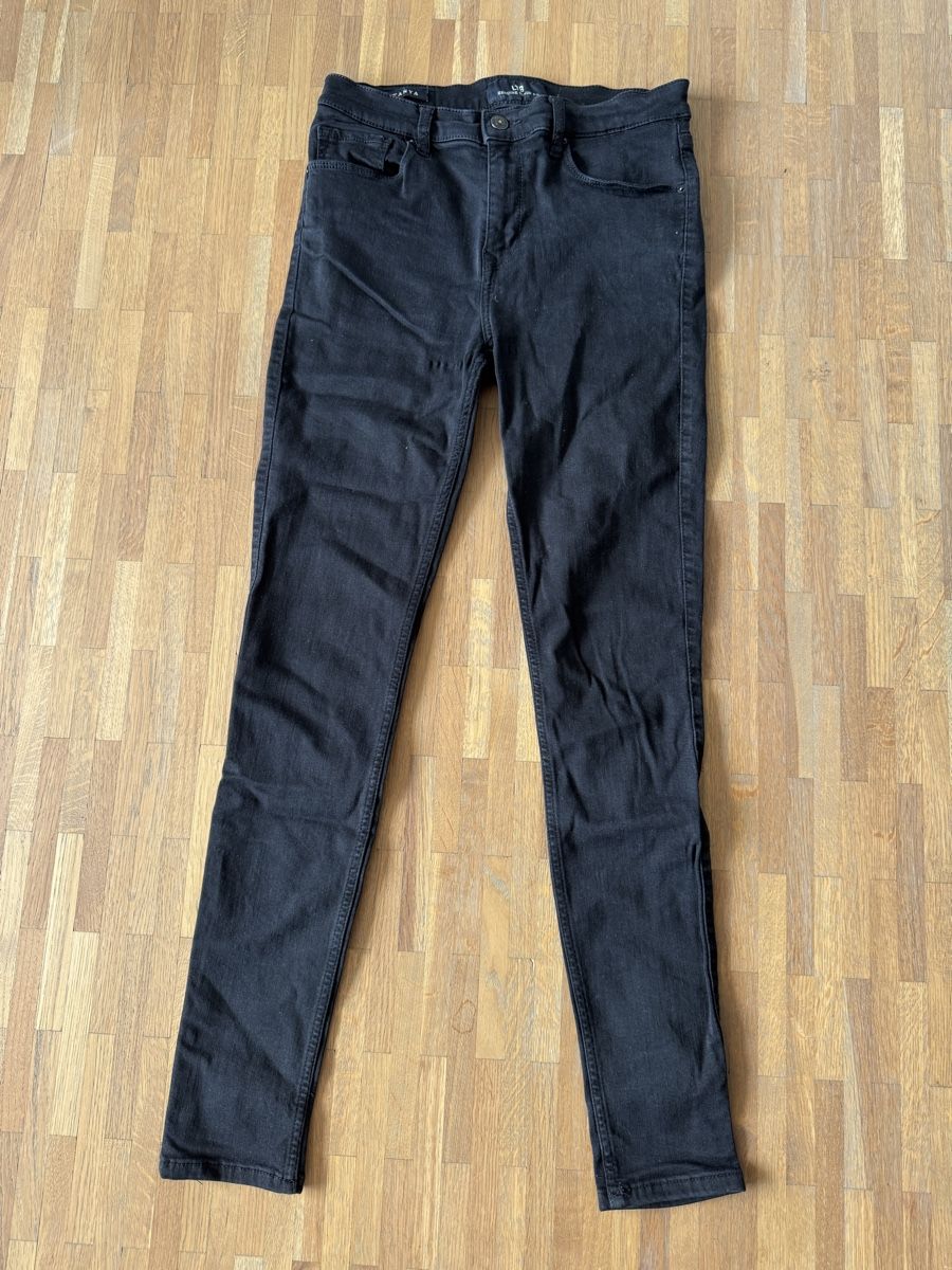 Jeans: Jeans LTB Tanya Grösse 28 schwaz – Gebraucht aus Münsingen von sam_528s
