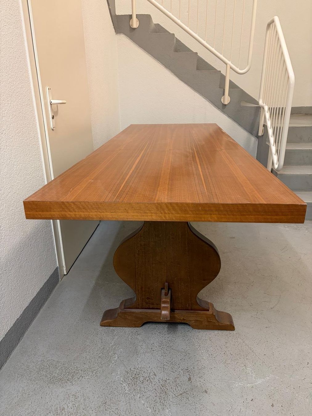 Tische: Tisch aus Nussbaum – Gebraucht aus Stäfa von lau_y5dc 1