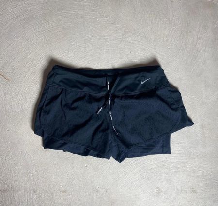 Short de sport Nike noir