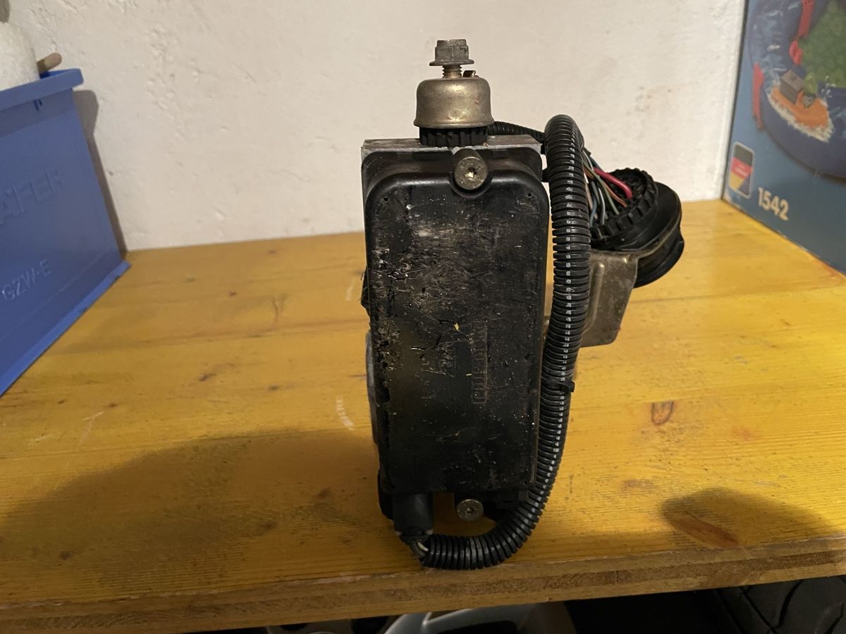 BMW Tutti pezzi di ricambio auto: Bmw e36 ABS Einheit – Usato da Gwatt (Thun) venduto da omega87 2