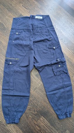 Set: Leichte Baumwoll-Harlem-Hose mit Top