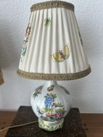 Herend Porzellan Tischlampe „Queen Victoria“ (VBO) – Handbem