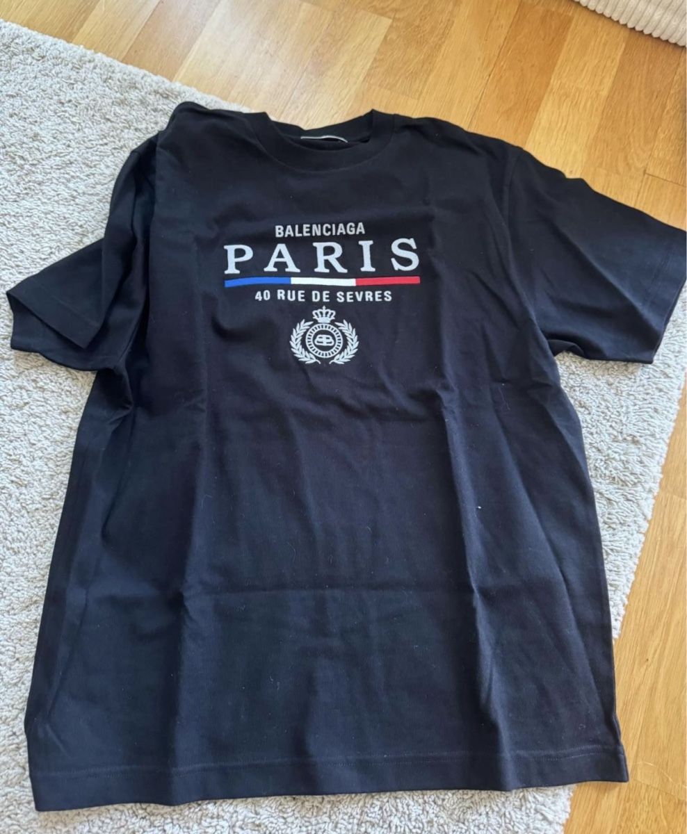 Balenciaga T-shirt: Balenciaga tshirt – Usato da Bern venduto da FashionK92
