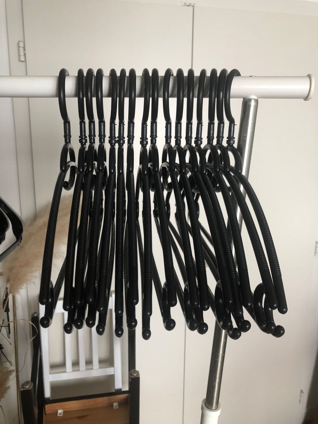 Appendiabiti: Kleiderbügel schwarz 16 Stk. neu – Usato da Zürich venduto da ricarda_777 1