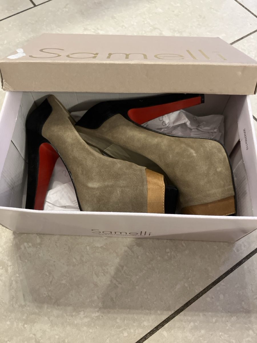 Scarpe da donna: Chaussures de qualité pour une élégance folle – Nuovo (secondo la descrizione) da Bex venduto da epsonstylus 4