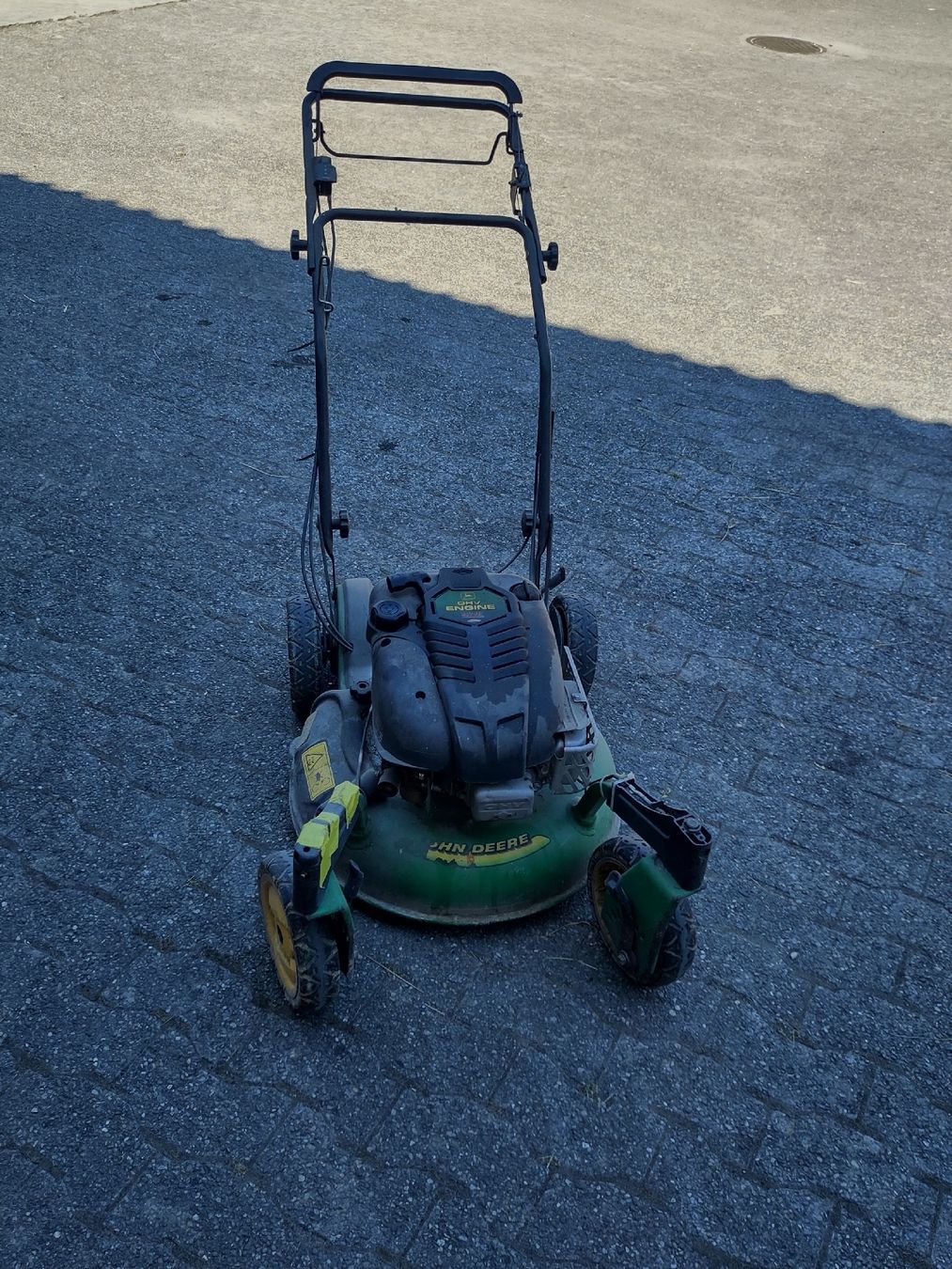John Deere Tondeuses à gazon: Rasenmäher John deere – Défectueux à Fräschels par Kamefant