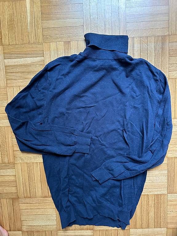 Maglioni & Felpe: Long neck shirt – Usato da Zürich venduto da abiiStore 1