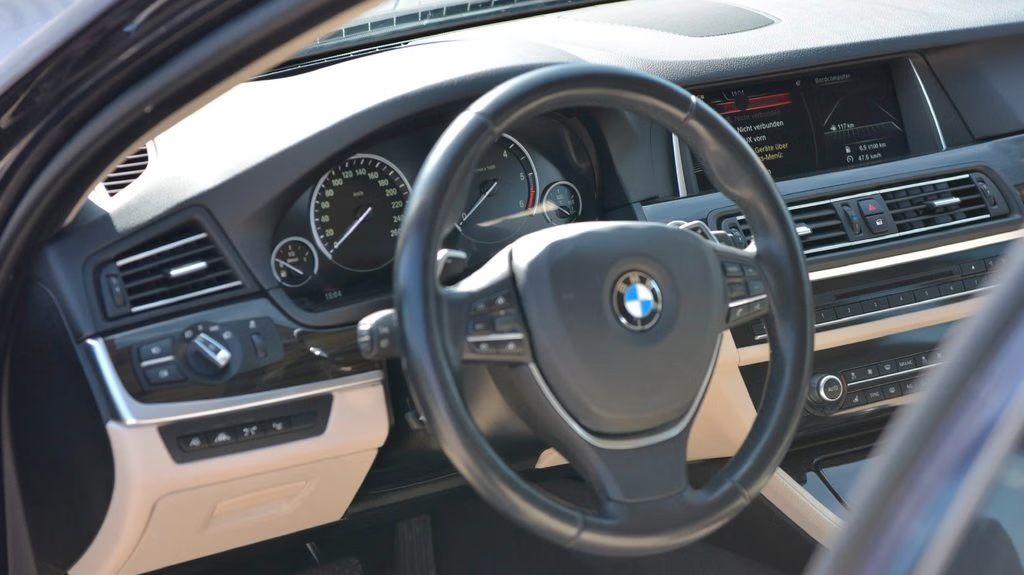 BMW Automobili: BMW 530d Luxury Touring – Usato da Oberurnen venduto da Bentleyarts77 4