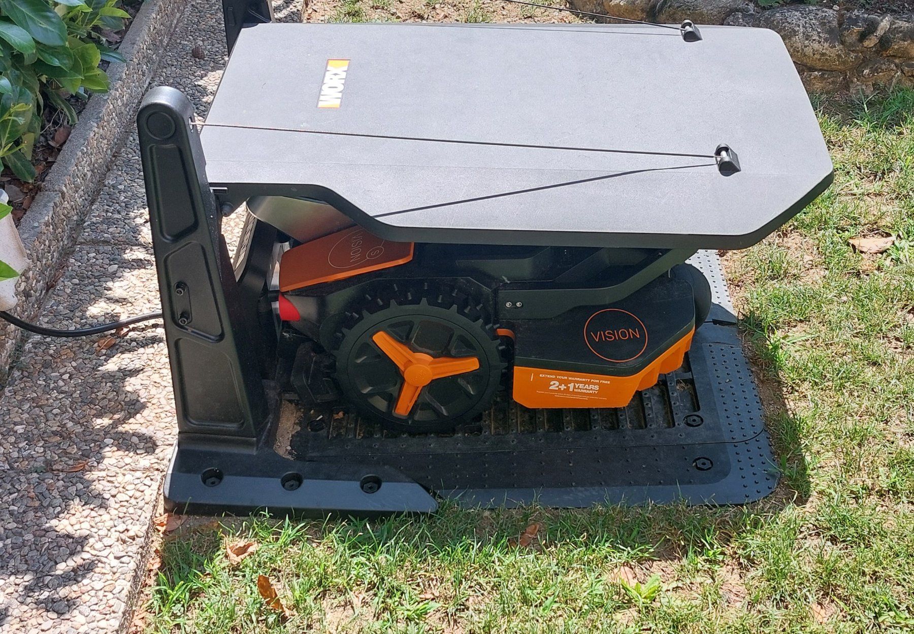 Worx Tagliaerba: Tagliaerba robot WORX Vision WR 250S – Usato da Caslano venduto da nes_l6sh 1
