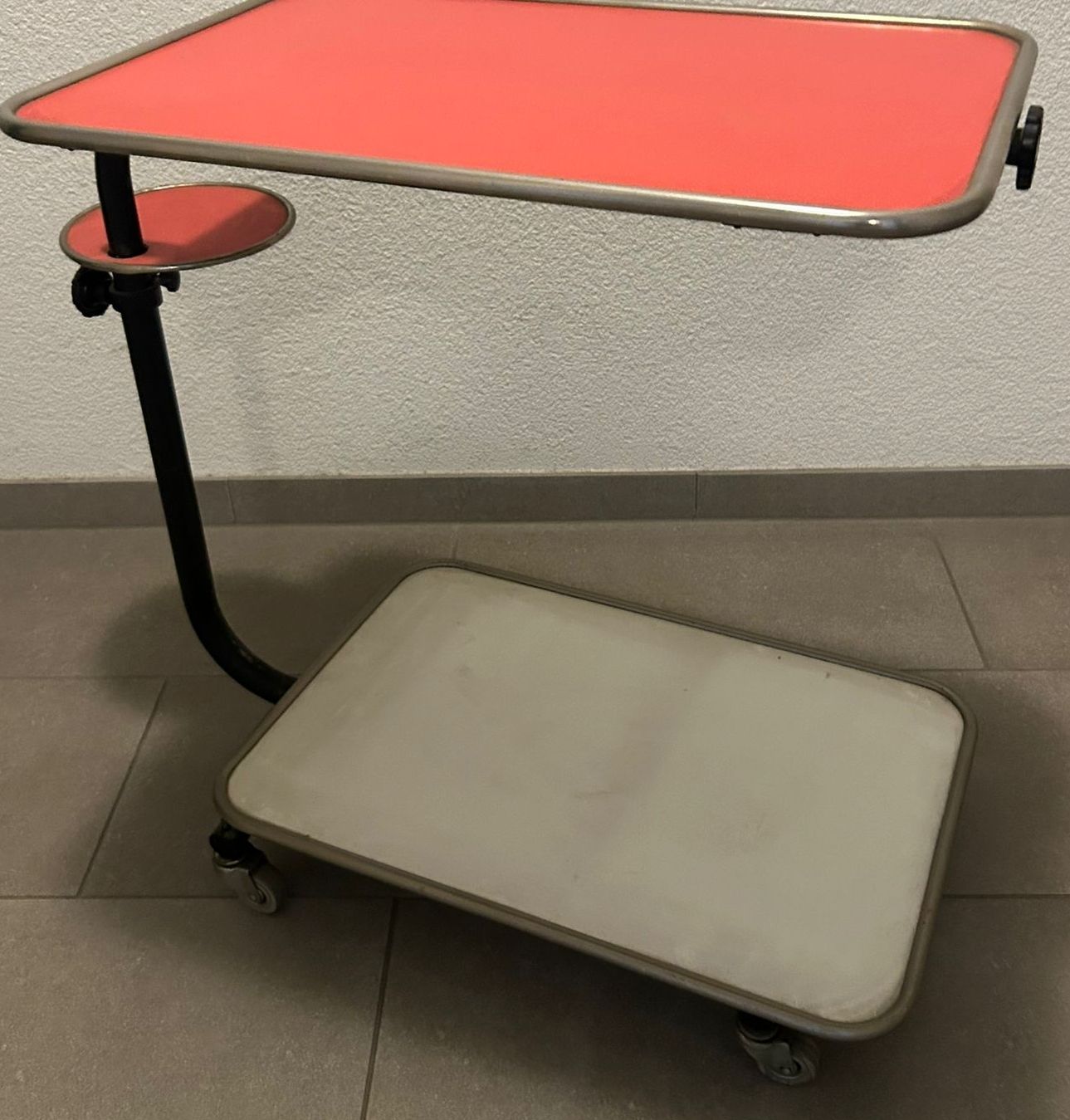 Carrelli di servizio: Table roulante/desserte vintage Formica -70s – Usato da Echallens venduto da VintageMann