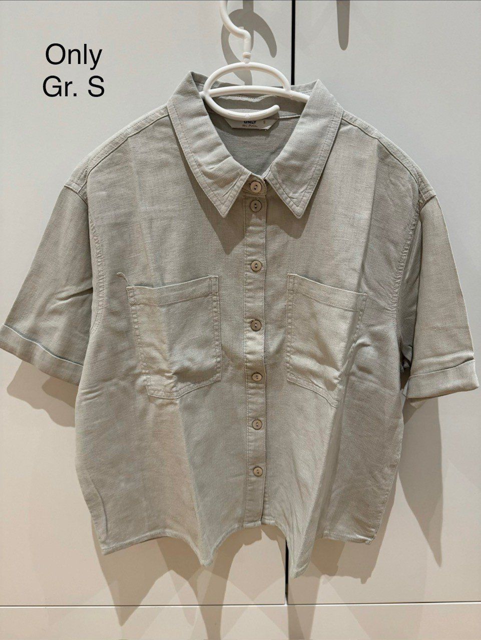 Only Camicette: grau-beiges kurzarm Hemd Only Gr. S – Nuovo (secondo la descrizione) da Kleindöttingen venduto da CorinaCoco