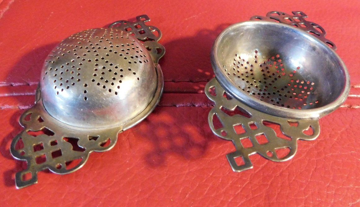 Elettrodomestici da cucina: Teesiebe  England gestempelt  Jugendstil – Usato da Villnachern venduto da Schnugelchen 1