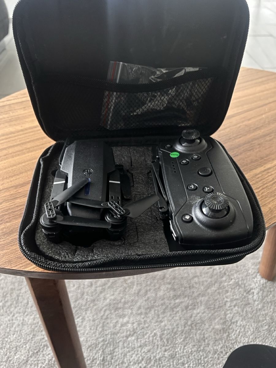 Blackmagic Videocamere: Foldable Drone with Camera & Controller - Ready to Fly! – Usato da Turbenthal venduto da Sert88