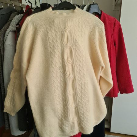 Wollpullover, neu, nie getragen L