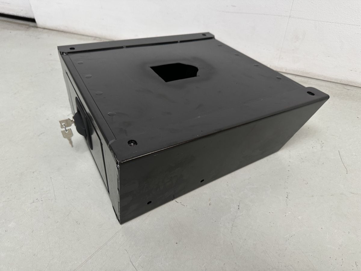 Casseforti: VW T5/T6 Tresor Sitzkasten  – Usato da Alpnach-Dorf venduto da Skai0 1