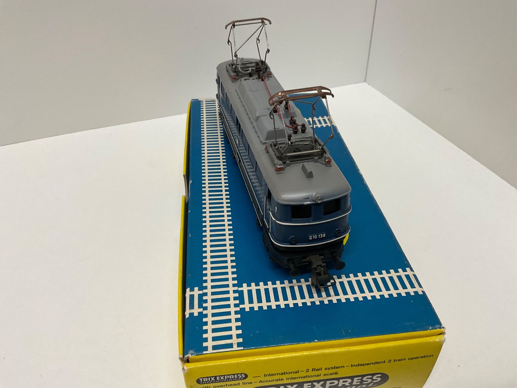 Trix Modellini di ferrovie: Trix Express 2443 E10 138 DB Bespielt mit OVP in DC – Usato da Chur venduto da Chur75 3