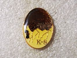 Ansteckpin 88: K-8