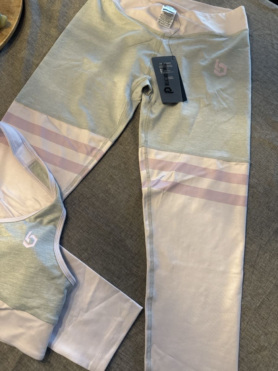 Leggings: Beyond Limits Set, Grösse M, neu mit Etikett – Neuf avec emballage d'origine à Geroldswil par tei_pzh8 5
