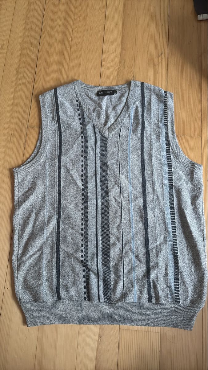 Gilet & Giacche: Strickweste Grösse M  in grau – Nuovo (secondo la descrizione) da Bern venduto da ser_6vm5