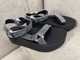 TEVA Crackle flatform leather sandals 39 NEW 🖤 Sandalen NEU