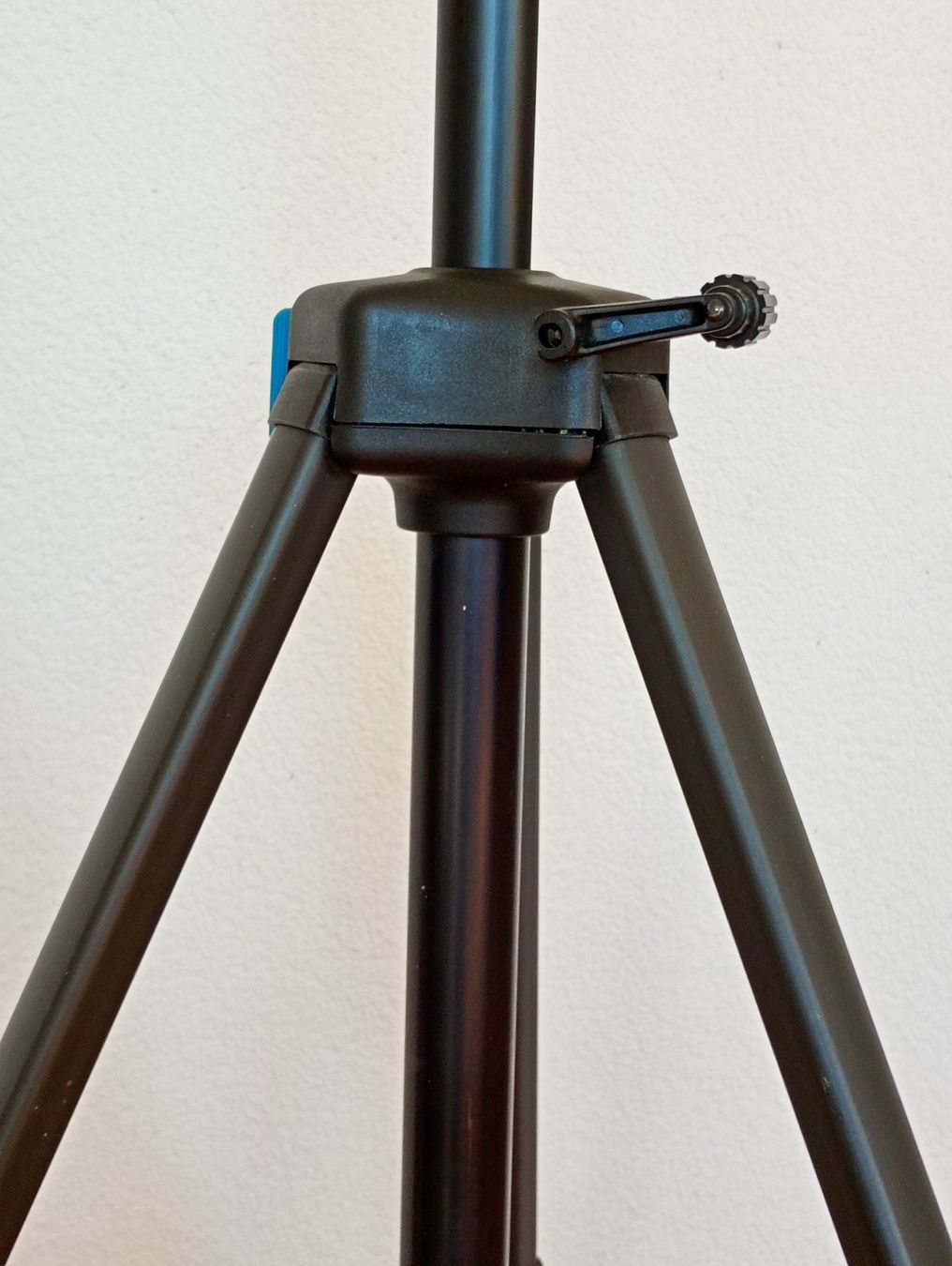 Treppiedi & Teste: Kamerastativ Vivanco 1997 Made in Germany – Usato da Möriken AG venduto da Vellas 3