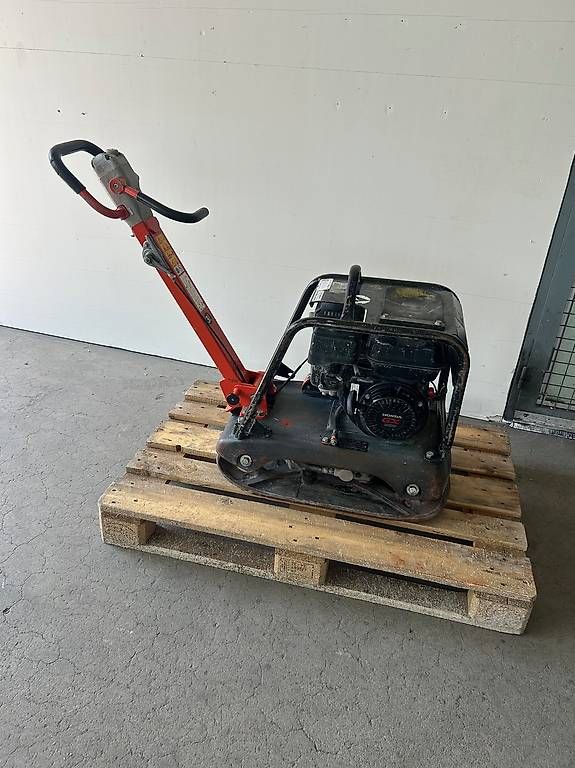 Hutter Tutte le macchine: Reversierbare Vibroplatte Hutter Mikasa MVH 150 GH – Usato da Grüningen venduto da Werk89.zuerich 2
