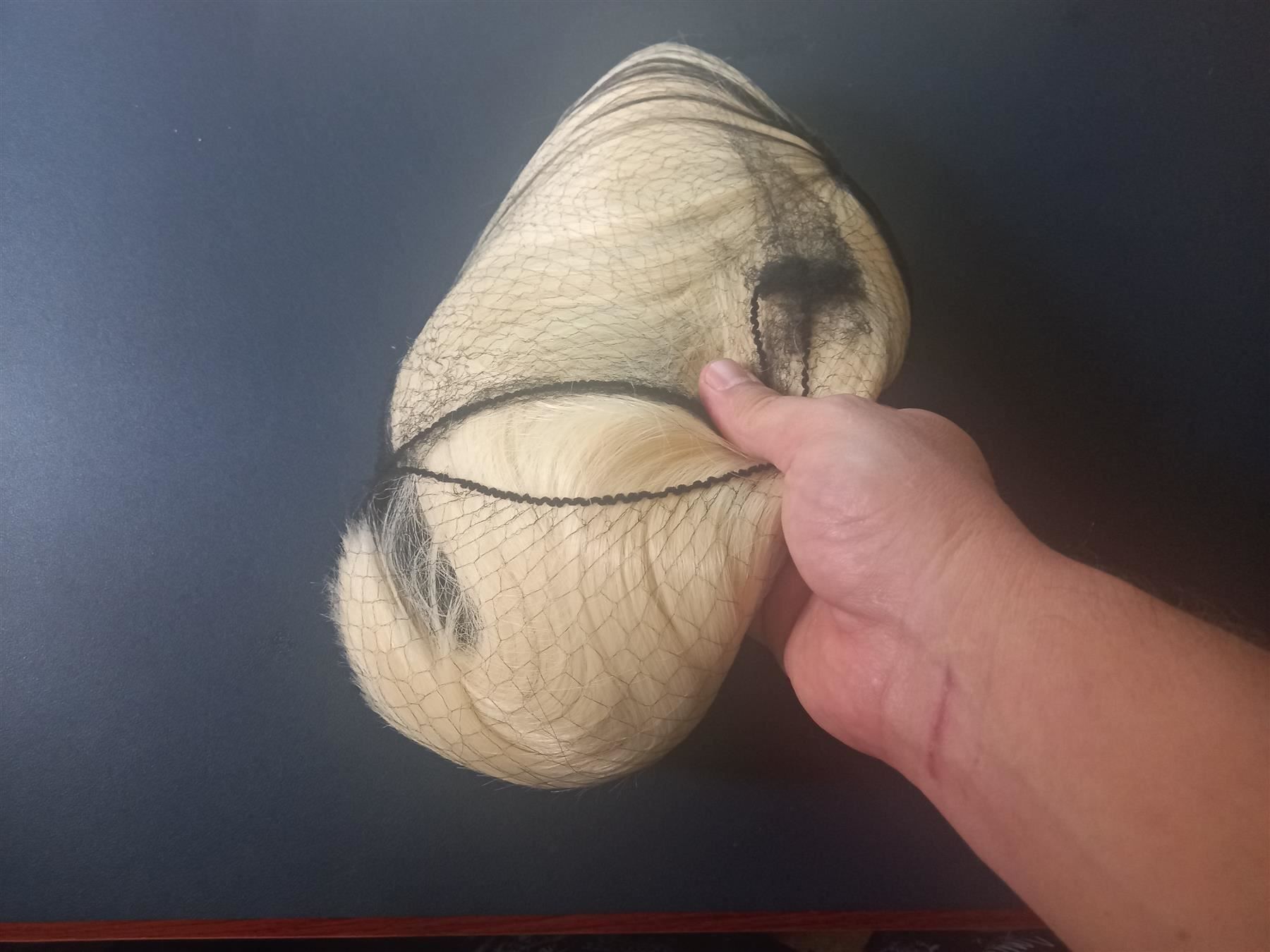 Parrucche: Doppelte Perücke schwarz/blond - Perruque double couleur – Nuovo e nell'imballaggio originale da Lausanne venduto da novastoris 2