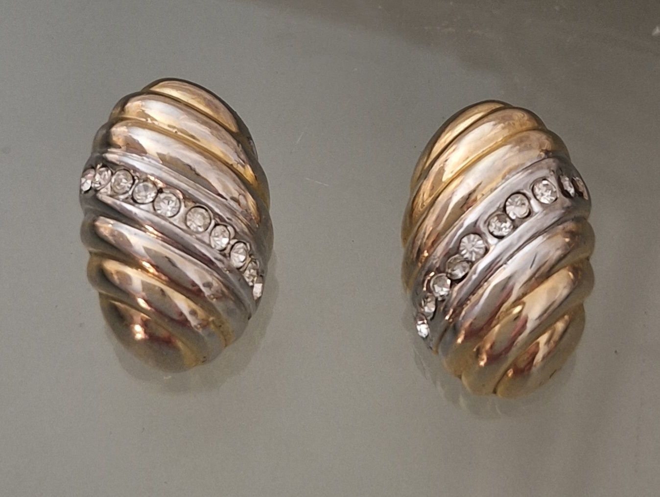 Boucles d'oreille: KLASSISCHE CLIPSEN BICOLOR – D'occasion à Kerzers par ExpressoTerreno