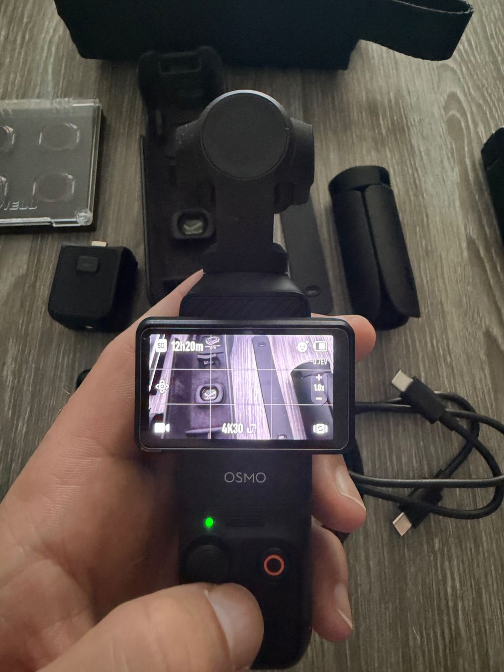 DJI Action Cam: DJI Osmo Pocket 3 Creator Combo mit Filter und Zubehör – Usato da Horgen venduto da AragornSt 2