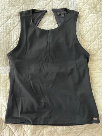 Guess Top, Schwarz, Gr. L, Rückenausschnitt - Neuwertig!