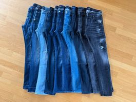 10x Marken-Jeans (Männer, Gr. 32-34)