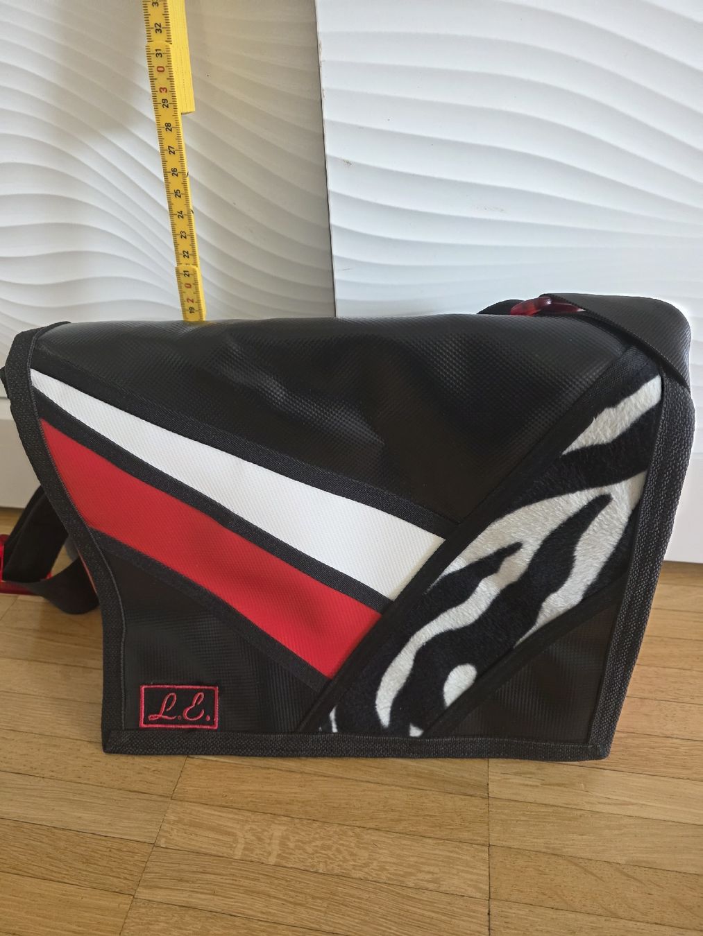 Sacs femmes: Tasche mit Zebra-Muster  Neuwertig! – D'occasion à Laufenburg par may_r2st 5