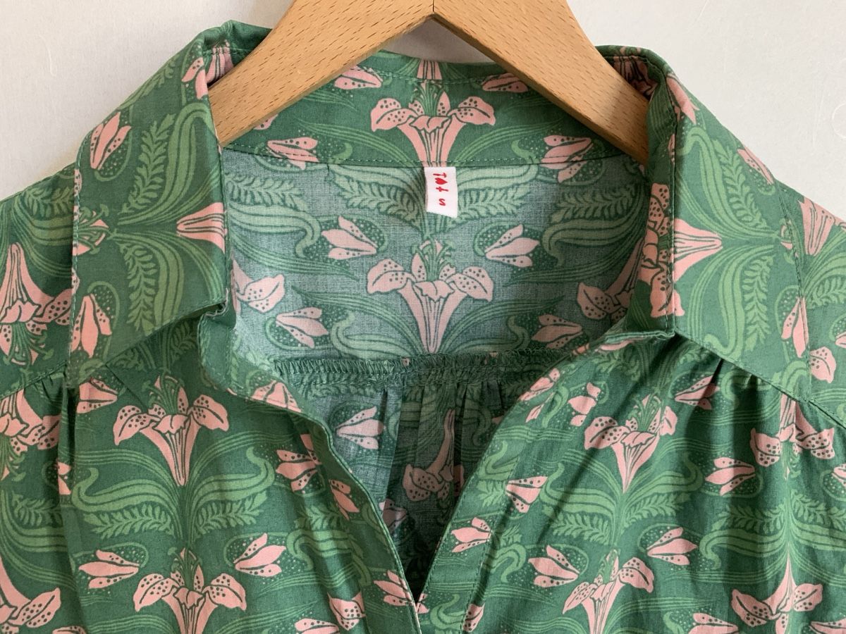 Blutsgeschwister Tuniche: Bluse/Tunika von Blutsgeschwister, neuwertig – Nuovo (secondo la descrizione) da Basel venduto da BettyB_25 6