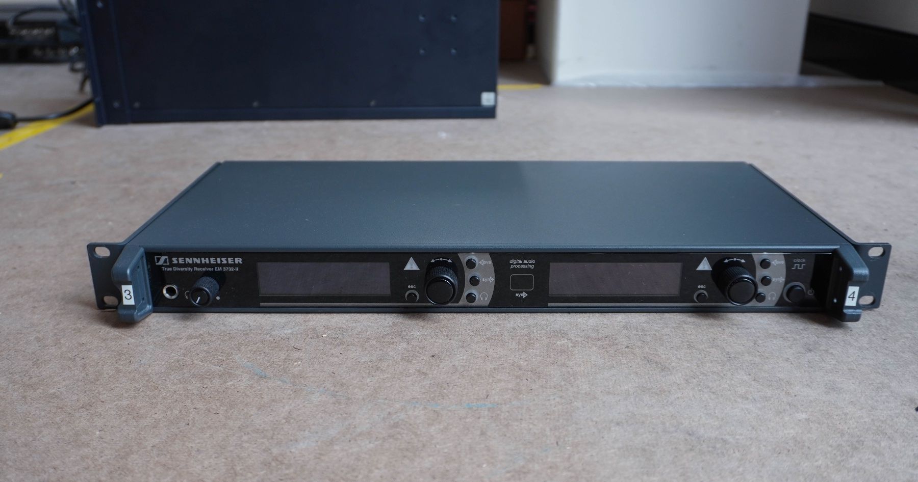 Microfoni: SET Sennheiser: Receiver, Microphone, Bodypack Transmitter – Usato da Zürich venduto da reMaterial 1