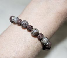 braune Lavastein-Mix Armk. - Spendenaktion