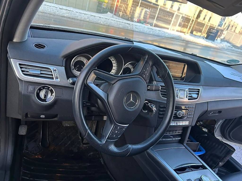 Automobili: Mercedes-Benz E-Klasse S212 Kombi E 220 CDI – Usato da Langenthal venduto da Goergens10 4